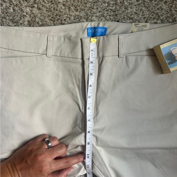 NWT Dockers Cream Tan Chinos Crisp Cotton Khakis Neutral Classic Vintage 12 - Picture 7 of 8